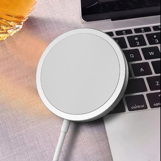 Best Quality Magsafe Qi Enabled Fast Magnetic Wireless Charger 5V 3A